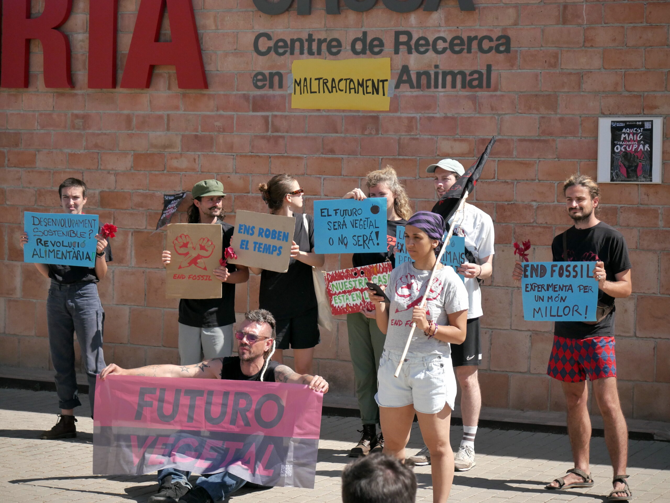 Acció contra els experiments amb animals a la Universitat Autònoma de Barcelona (UAB)/